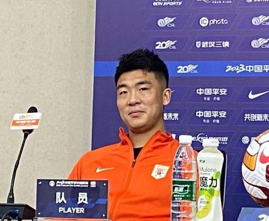 丝袜紧身裙国产在线播放
