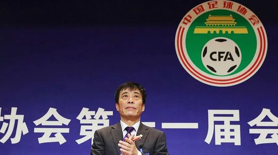 粉色内衣的女儿朋友