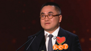 尿憋得扭来扭去